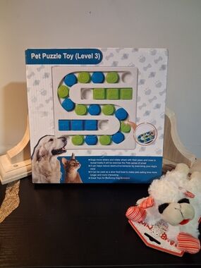 Interactive Pet Puzzle Toy (Level 3) - Green & Blue